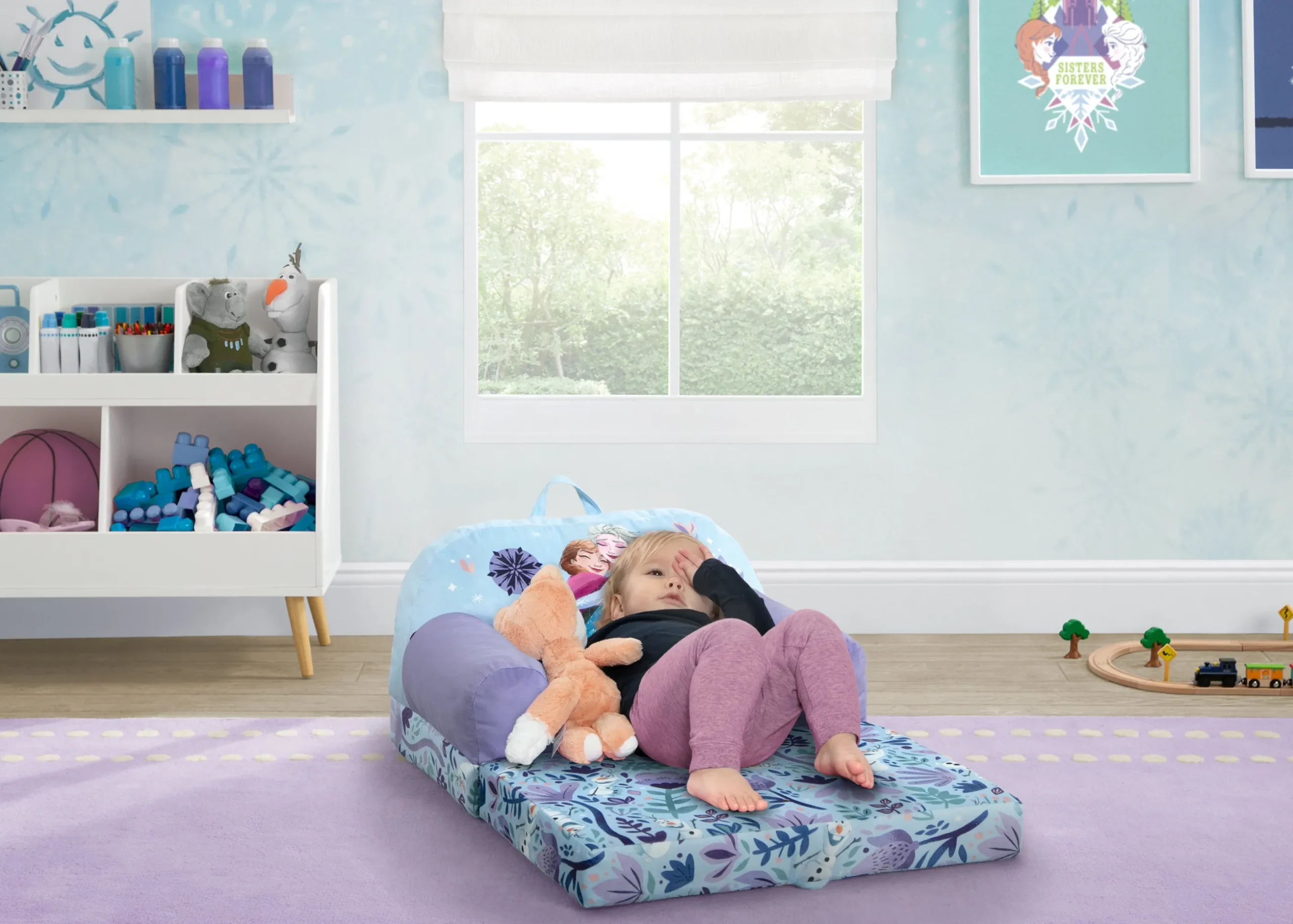 Frozen Cozee Buddy Flip-Out Chair